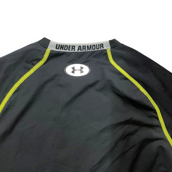 ✨BOYS UNDER ARMOUR SHIRT✨ - Picture 3 of 5
